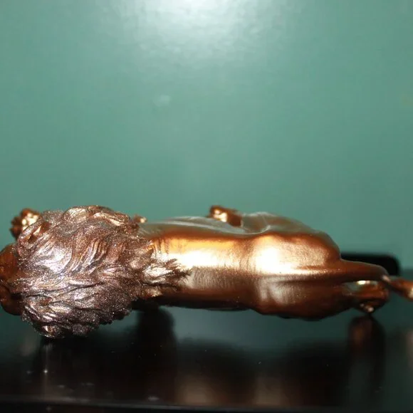 Brand New Gold Resin Lion Statue Ornament Home Decor with Glittery Head - Picture 10 of 11